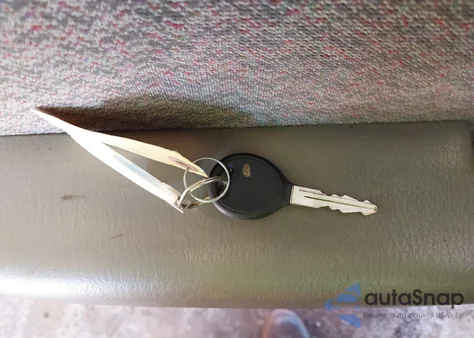 2000 Plymouth Voyager from USA, damaged, VIN 2P4GP253XYR565801